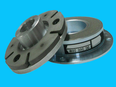 電磁制動(dòng)器和傳統(tǒng)制動(dòng)器的工作原理有何不同？