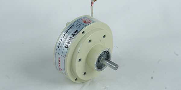 復(fù)膜機和磁粉剎車器：技術(shù)關(guān)聯(lián)如何體現(xiàn)？