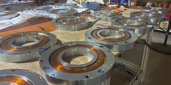 電磁制動器與傳統(tǒng)制動器的性能差異大揭秘