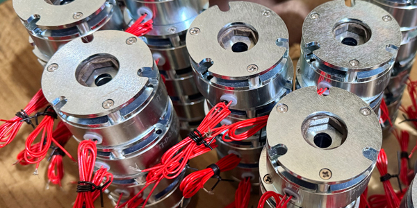 微型電機(jī)能用0.3KG失電制動器嗎？