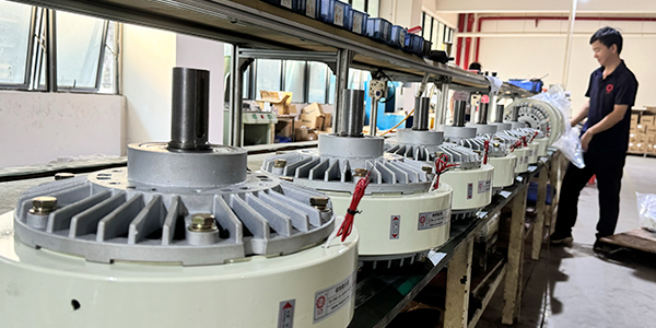 磁粉離合器讓包裝收卷機效率提升20%