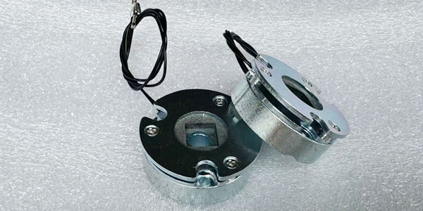 異步電機制動器與傳統(tǒng)制動器有何區(qū)別？